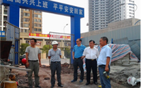張龍義董事長視察慰問德赢·VWIN燃氣股份有限公司辦公大樓建設基地